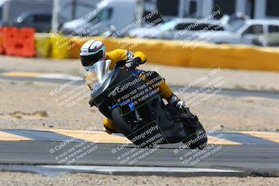 media/Apr-10-2022-SoCal Trackdays (Sun) [[f104b12566]]/Turn 2 (1135am)/